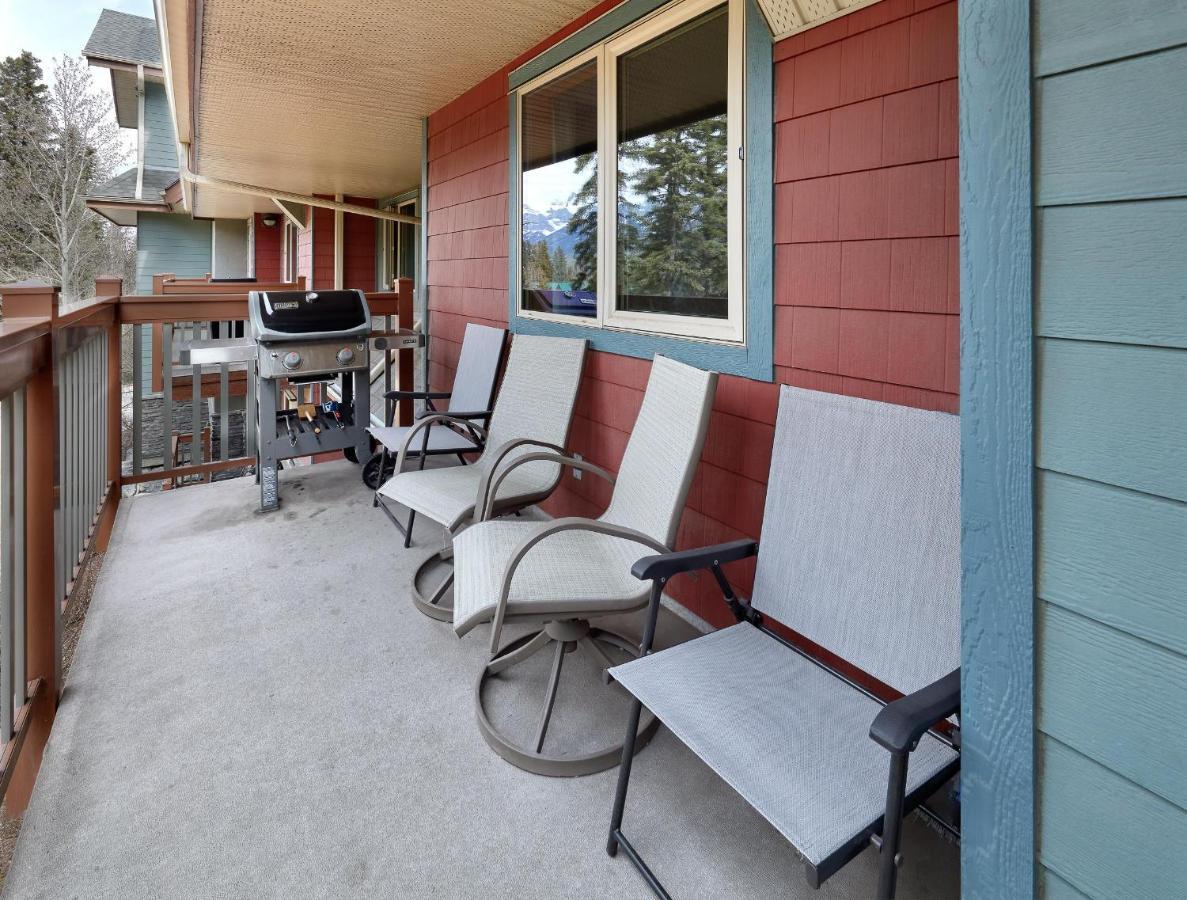 Grizzly Lodge Canmore Esterno foto