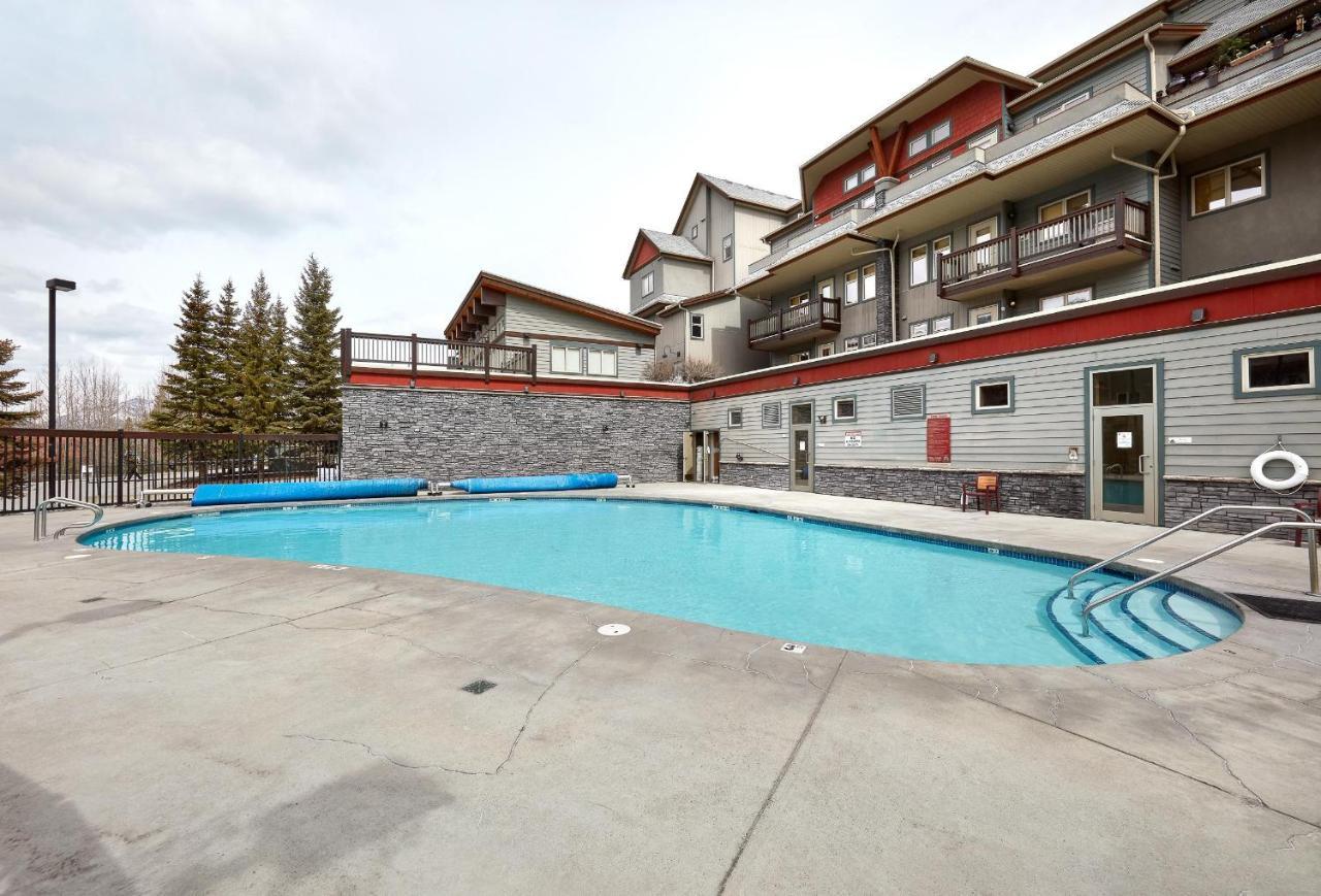 Grizzly Lodge Canmore Esterno foto