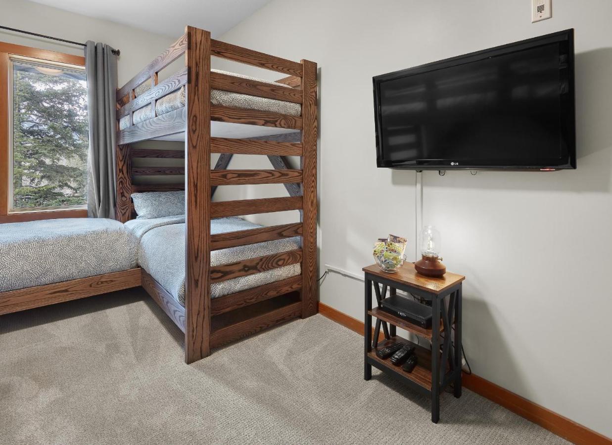 Grizzly Lodge Canmore Esterno foto